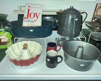 GRANITEWARE COFFEE POT & ROASTER