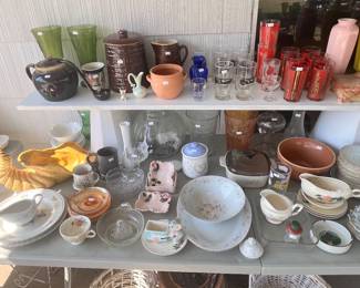 LOTS OF COLLECTABLE GLASSWARE