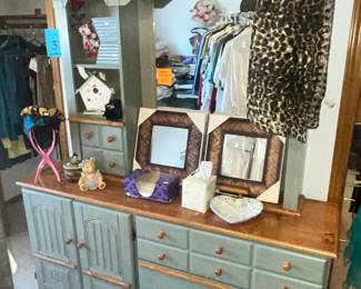 WONDERFUL BEDROOM SET!