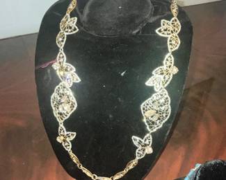 JUST ONE OF SEVERAL EXQUISITE NECKLACES