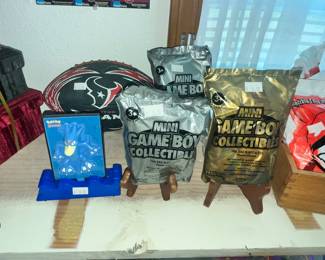 MINI GAMEBOY COLLECTABLES
