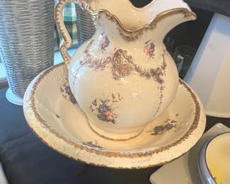 VINTAGE PITCHER & BOWL SET