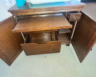 HAS PULLOUTS & FILE DRAWER