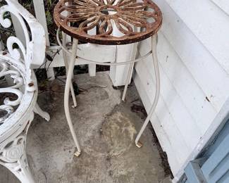 PAIR OF PLANT STANDS