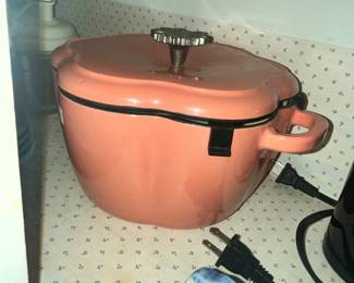 PIONEER WOMAN 3 QT DUTCH OVEN