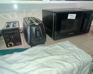TOASTERS & ANOTHER SMALL MICROWAVE