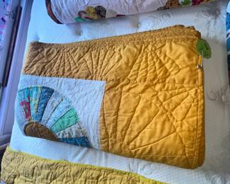 VINTAGE QUEEN QUILT
