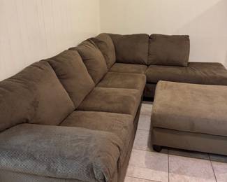 An Amazing Sectional w/ recliner