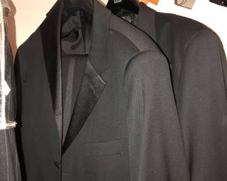 Men’s tuxedos size medium