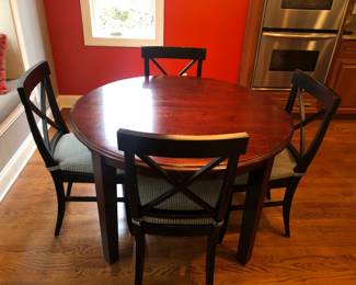 Kitchen table & 4 chairs 