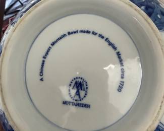 Large Mottahedeh Blue & White Monteith Bowl (approx 12" diameter)