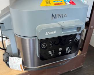 Ninja Speedi Rapid Cooker 6 quart  & air fryer