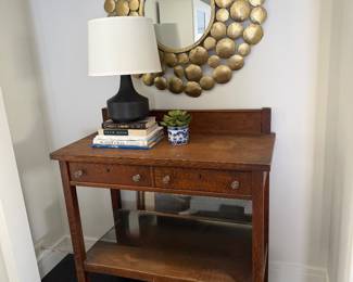 vintage side table; decor