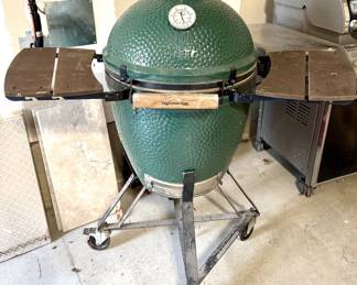 $1000 Big Green Egg, excellent condition