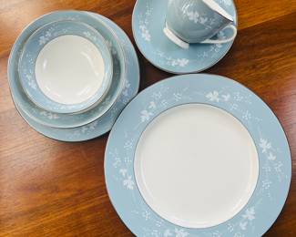 Vintage Fine China from Royal Doulton in the "Reflection" pattern- service for 8