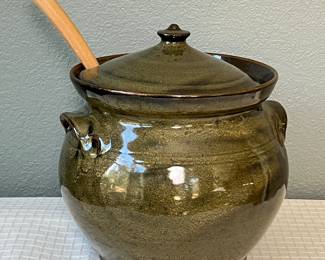 Vintage Jugtown Ware Handcrafted Pottery Olive Green Ceramic Crock w/ Lid & Wooden Spoon