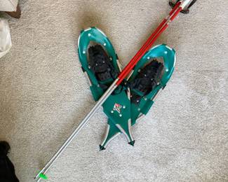 Redfeather Snowshoes with Poles - Durable Green Outdoor Footwear
