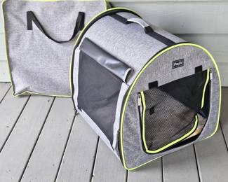  Petsfit Portable Dog Carrier and Bed with Mesh Ventilation and Removable Cushion - NEW