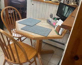 Kitchen/dinette set