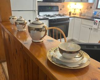 Antique tea cups/tea pot