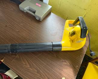 Leaf blower