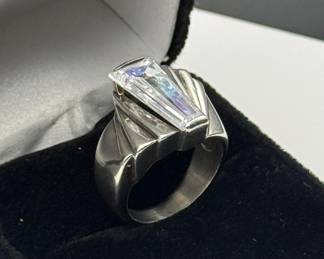 CZ ring, size 7, in sterling silver. Stamped 925.