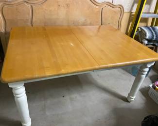 Nice Maple Dining Room Table