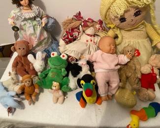 Dolls And Mini Plushies