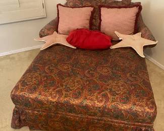  02 Comfy Lounging Chair For Two