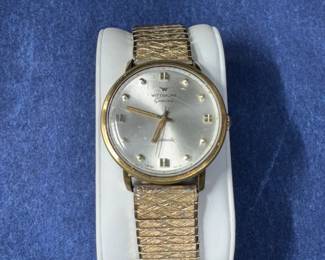 VINTAGE WITTNAUER 17 JEWEL AUTOMATIC WATCH