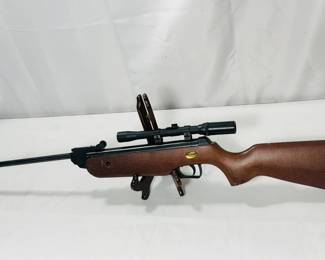 BEEMAN ARMS AIR RIFLE WITH SCOPE