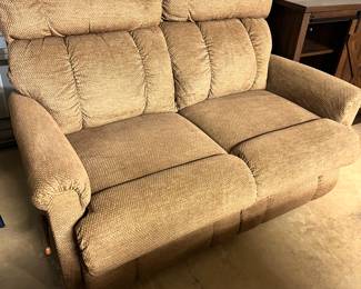 Lay Z Boy double recliner (please note*this item has been in a smoke friendly home)