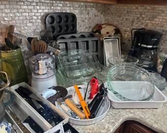 Cuisinart Mini-Prep Plus Food Processor, Muffin Pans, Loaf Pans, Kitchen Knives, Kitchen Utensils