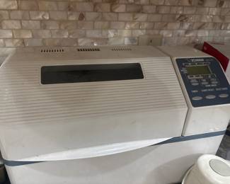 Zojirushi Home Bakery Supreme Breadmaker