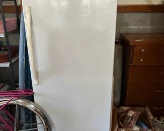 #122	Kenmore Freeer Frost Free Freezer - Working 	 $75.00 