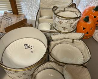 #191	Set of 3 Portugal Mixing Bowls - White	 $40.00 