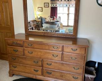 #41	Heywood Wakefield maple Dresser w10 Drawers & Mirror - 62x19x35 - Mirror - 46x34	 $225.00 