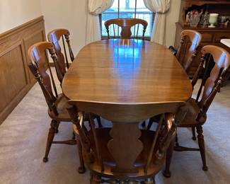 #5	Heywood Wakefield Oval Dining Table w/1 Leaf w/6 chairs ( 2 captains Chairs) - 54-66x38x28  	 $400.00 