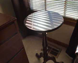 #87	Wood Pedestal Fern Stand - 12x28	 $30.00 