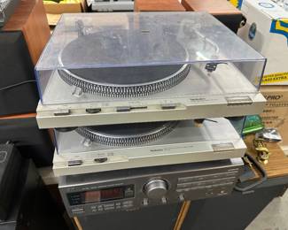0010 Technics Derict Drive Turntables