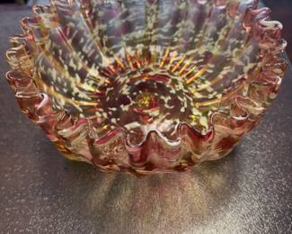 Stevens & Williams Victorian Cranberry and Uranium Glass Bowl, England 1890