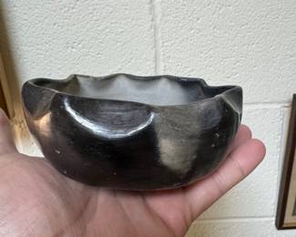Clay pottery dish 