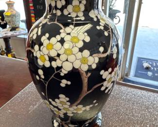 Rare Noritake Morimura Noir, Dogwood Cherry Blossom Vase, Black & White, Nice!