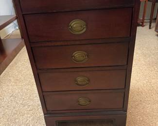 Small side table with 4 drawers 
