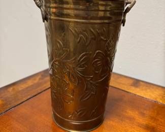 Small brass bucket 