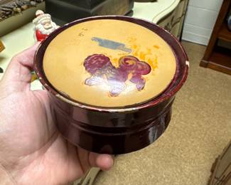 Foo Dog round vintage box 
