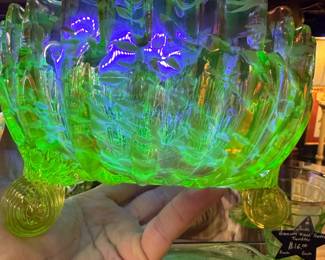 Stevens & Williams Victorian Cranberry and Uranium Glass Bowl, England 1890