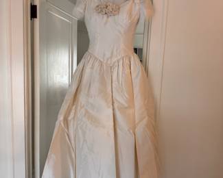 Size 4 Silk Wedding Dress with Pearl Buttons & Veil. Photo 1 of 5.
