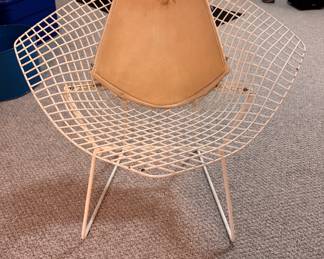 Set of 4 Mid-Century Harry Bertoia Diamond Chairs. Circa 1952.