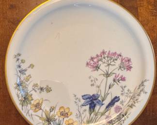 Krautheim "Meadow Flowers" Bavaria Porcelain Dinner Plates. Photo 1 of 2.